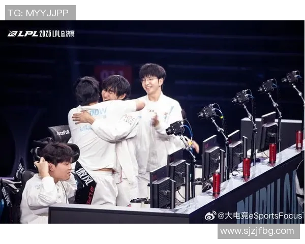 BLG逆袭之路揭幕S15电竞总决赛世界冠军杯特别报道精彩回顾